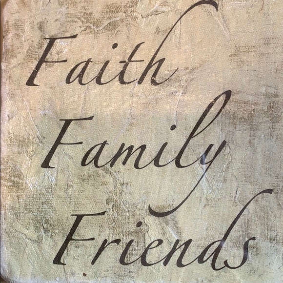 Wall Decoration “Faith Family Friends” - Picture 2 of 4